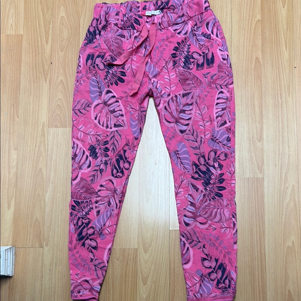 Made in Italy pants, intentionally crinkled, size small medium